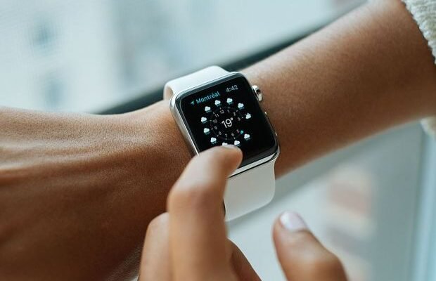 Compania Apple, dată în judecată din cauza Apple Watch. Ce a pățit un utilizator