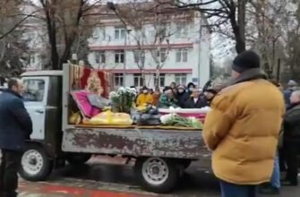 VIDEO// A sunat ultimul clopoțel pentru fetița din Sângerei care a decedat după ce a fost lovită cu o minge în cap