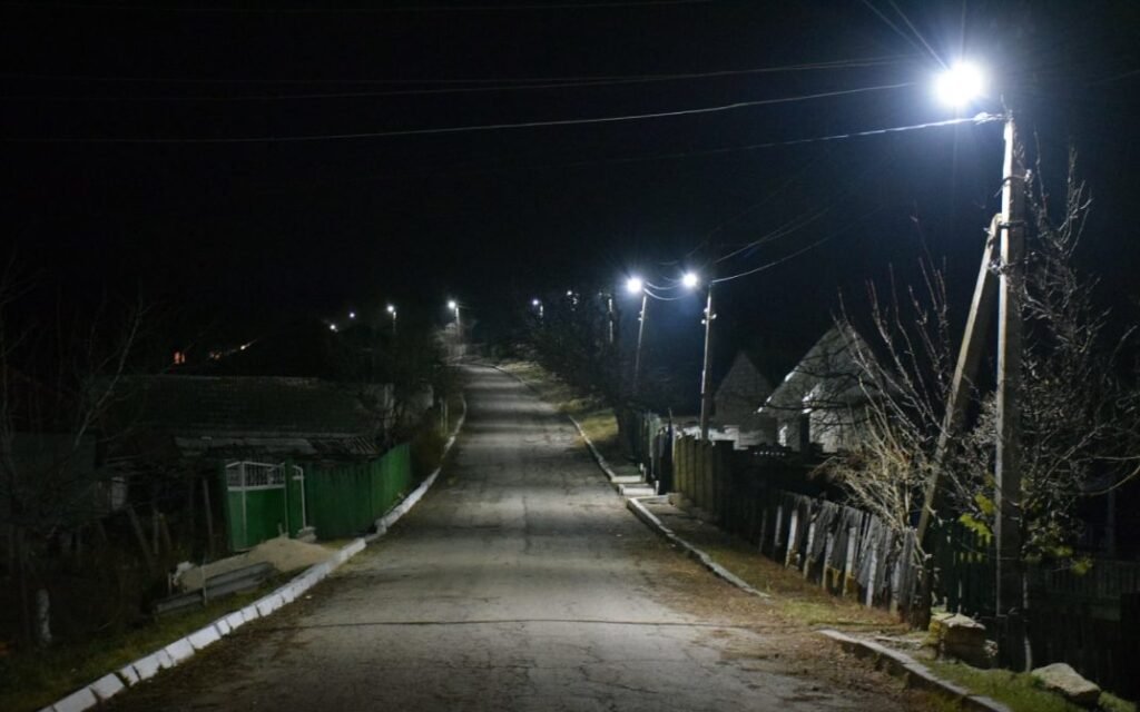 FOTO-VIDEO// Încă o localitate din raionul Orhei a fost complet iluminată de echipa Partidului ȘOR