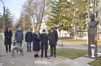 La Chișinău a fost inaugurat bustul academicianului Gheorghe Paladi. Ion Ceban, printre cei prezenți