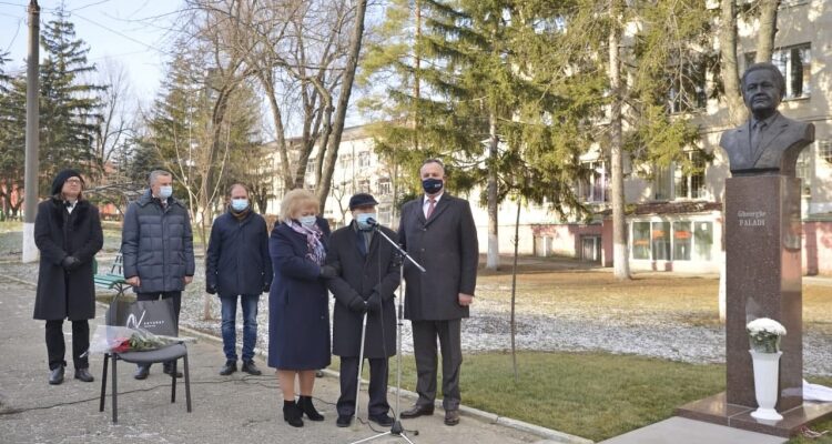 la chisinau a fost inaugurat bustul academicianului gheorghe paladi