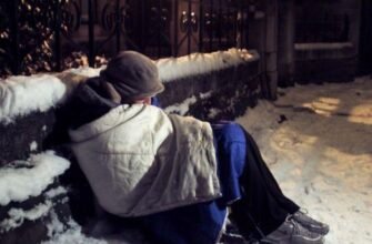 Minori învinuiți de omorul unui om al străzii, trimiși pe banca acuzaților