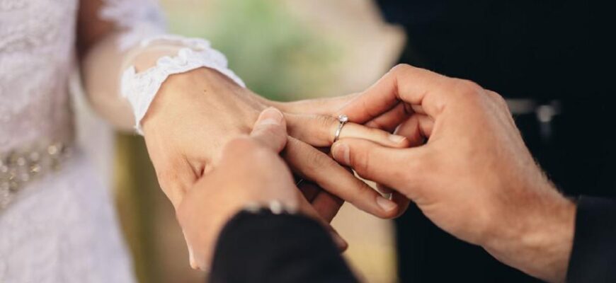 motivul pentru care femeile iau numele barbatului dupa casatorie