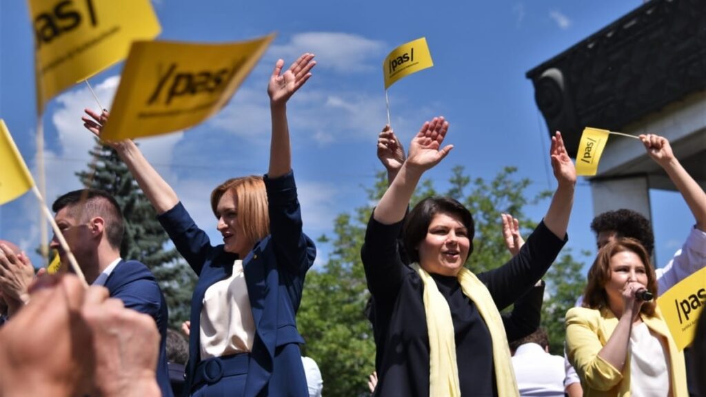 nastase arunca critici dure