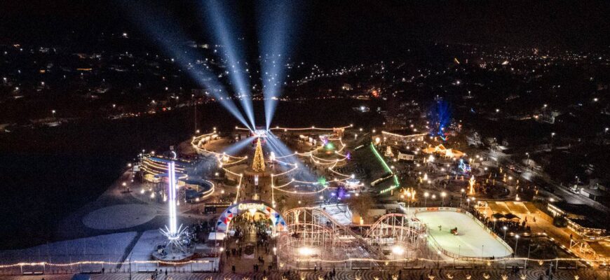 peste 25 de mii de oameni s au adunat la orheiland la deschiderea celui mai frumos targ de craciun