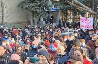 UPDATE// Mii de bălțeni protestează la Judecătoria Bălți pentru susținerea Marinei Tauber: ”Марина наш примар!”