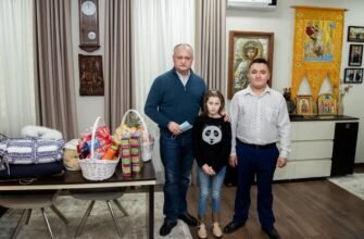 Igor Dodon s-a întâlnit cu o familie nevoiașă din Nisporeni. Ce le-a promis fostul șef de stat