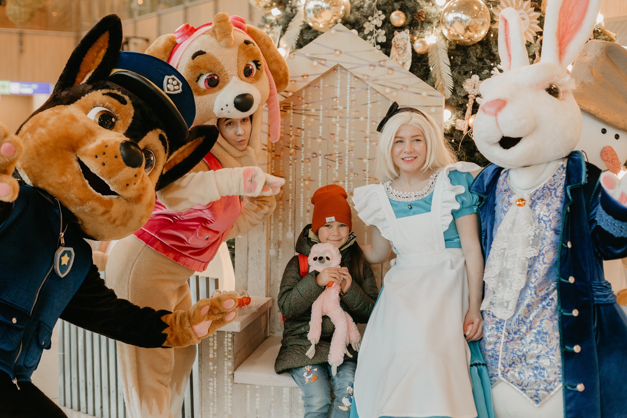 FOTO// Surprize din partea Avia Invest pentru călătorii care trec prin Aeroportul din Chișinău