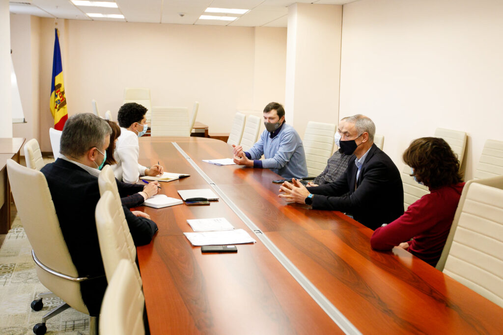 deputatii pas fata in fata cu taximetristii