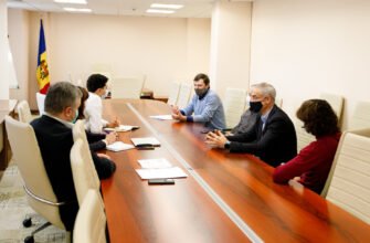 Deputații PAS, față în față cu taximetriștii. Ce mesaj au primit șoferii nemulțumiți