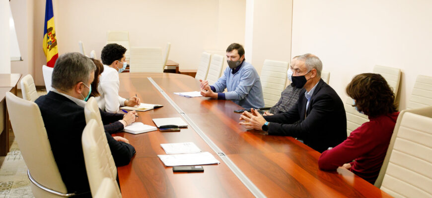 deputatii pas fata in fata cu taximetristii