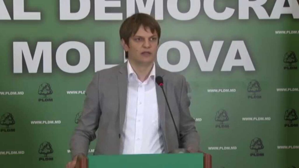 discipolul lui filat continua sa indruge minciuni