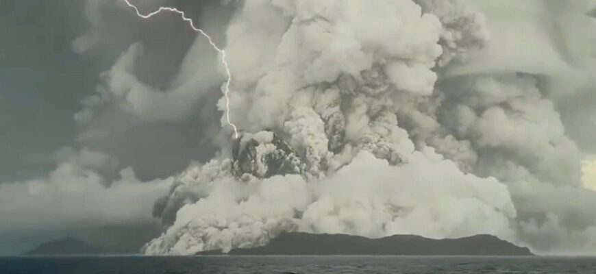 eruptia vulcanica din tonga de sute de ori mai puternica decat explozia bombei atomice de la hiroshima