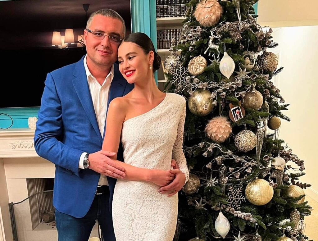 Sora lui Emilian Crețu are o idilă de dragoste cu Renato Usatîi. Cum au sărbătorit Revelionul