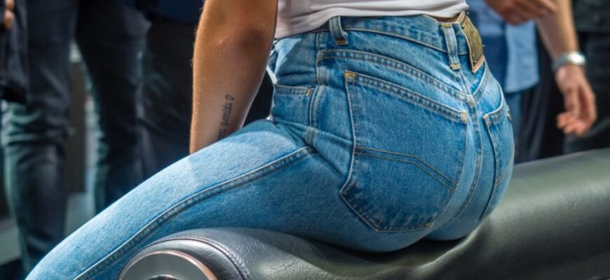 femeie fund mare 990x557 1