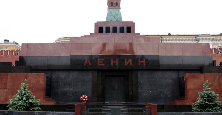 parlamentul federatiei ruse a cerut scoaterea trupului lui vladimir lenin din mausoleu