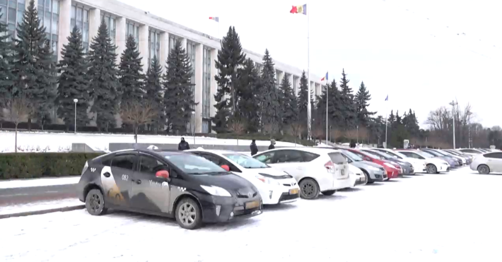 taximetristii au protestat in fata guvernului