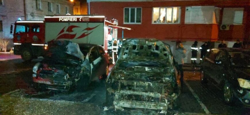 trei automobile au fost cuprinse de flacari in sectorul rascani
