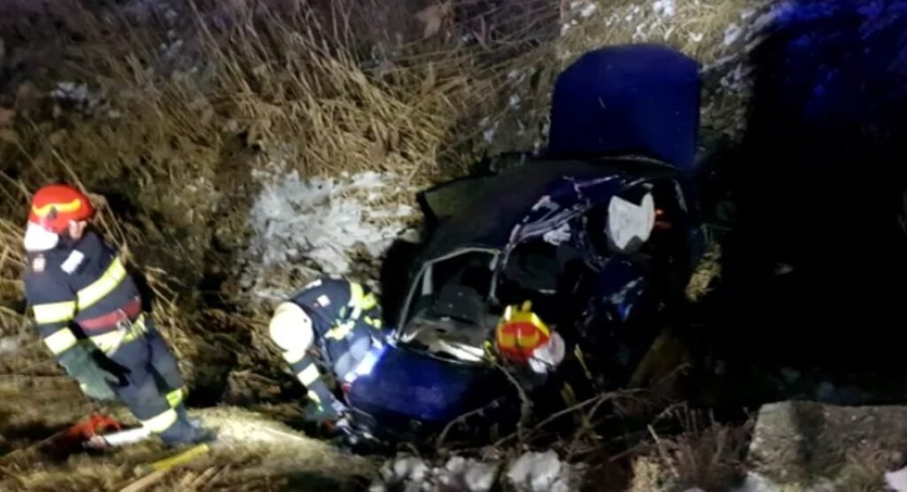 Doi frați, ambii adolescenți, au murit subit după ce mașina în care erau a fost lovită de un tren 1 Doi frați, ambii adolescenți, au murit subit după ce mașina în care erau a fost lovită de un tren