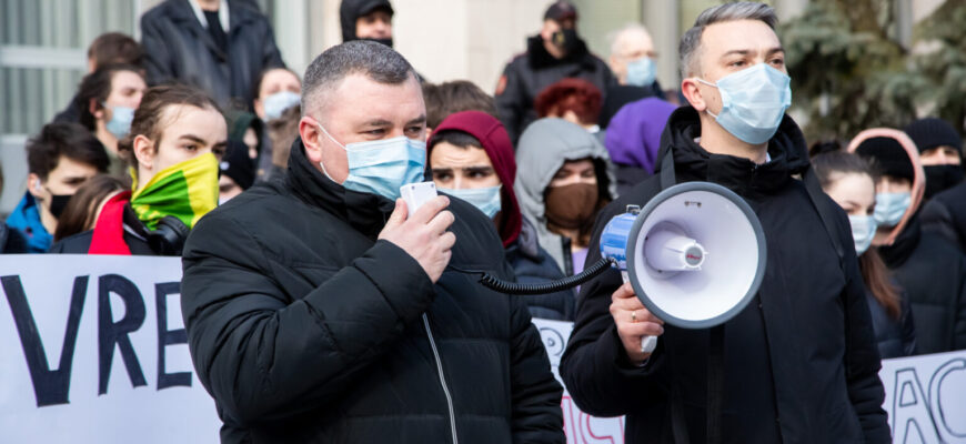 11web 2048 protest 1536x1024 1