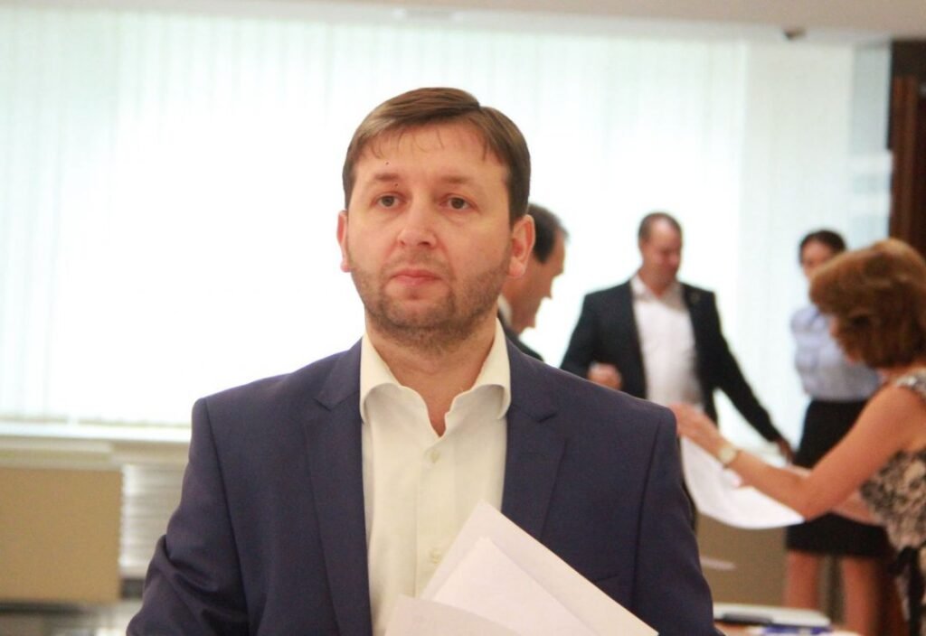 Artur Reșetnicov a intrat în greva foamei, după ce a fost reținut: Voi continua până Moldova devine stat de drept