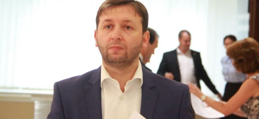 Artur Reșetnicov a intrat în greva foamei, după ce a fost reținut: Voi continua până Moldova devine stat de drept
