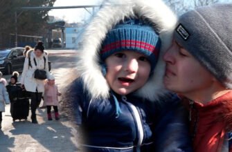 Lacrimi la vamă: Bărbații își aduc copiii și soțiile la frontieră și se întorc să lupte