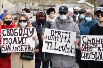 FOTO// Susținătorii Partidului „Șor” protestează la Curtea de Apel Chișinău: Opriți justiția selectivă