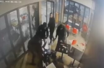 Doi bărbați au fost bătuți într-o benzinărie de 4 agenți de pază. De la ce ar fi pornit conflictul
