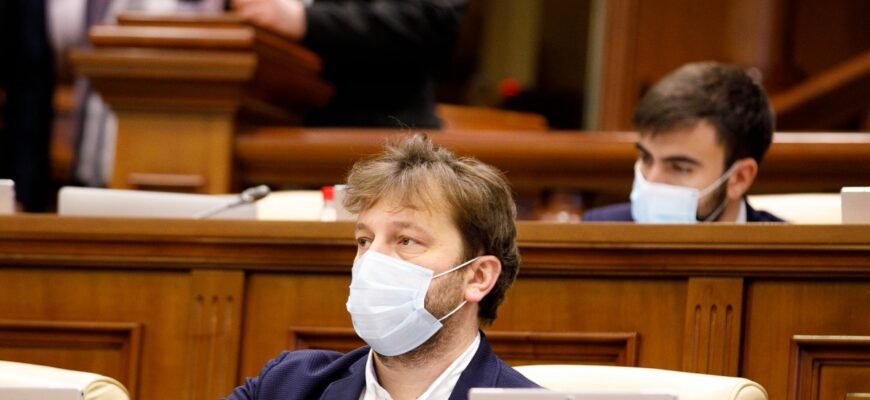 ex premier mesaj dur catre pas