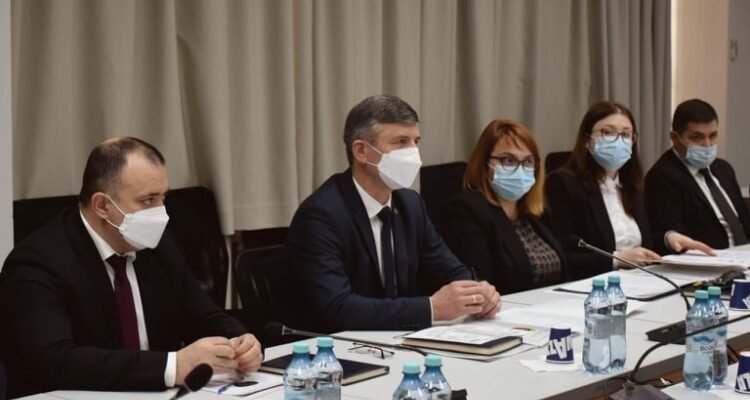 Mai mulți deputați au efectuat o vizită la Centrul Național Anticorupție. Care e motivul