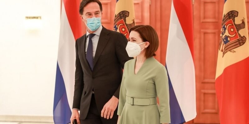Maia Sandu a discutat cu premierul olandez, Mark Rutte, despre importanța restabilirii păcii în regiune