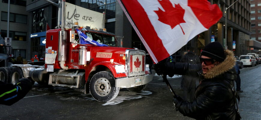 zeci de camioane continua sa paralizeze traficul din ottawa