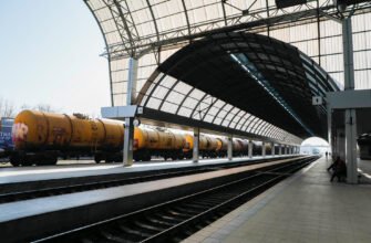 FOTO// 1250 de tone de păcură, donate de România, au ajuns astăzi în Republica Moldova
