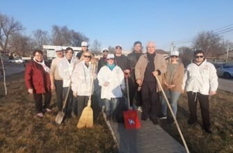 FOTO// Partidul „ȘOR”, pentru un Chișinău curat! Membrii formațiunii au organizat o acțiune de salubrizare în Capitală