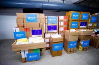 FOTO// 8 tone de produse medicale, medicamente, teste rapide și echipamente de protecție au fost livrate de OMS în Moldova