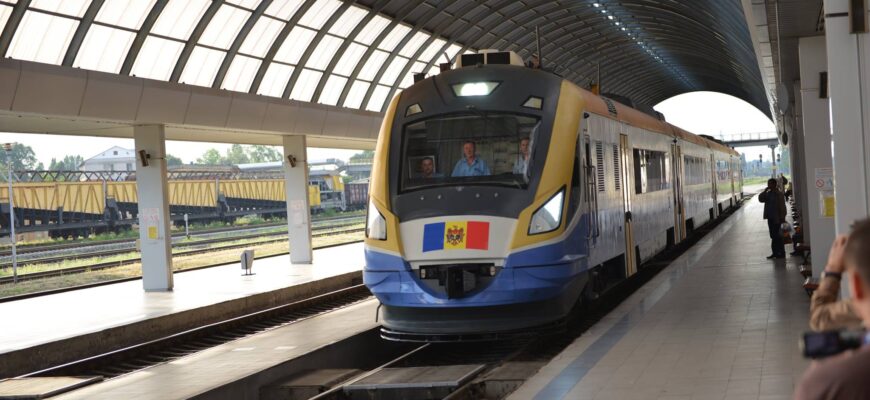 calea ferata din moldova a pus la dispozitie un tren cu 11 vagoane pentru transportarea refugiatilor din ucraina