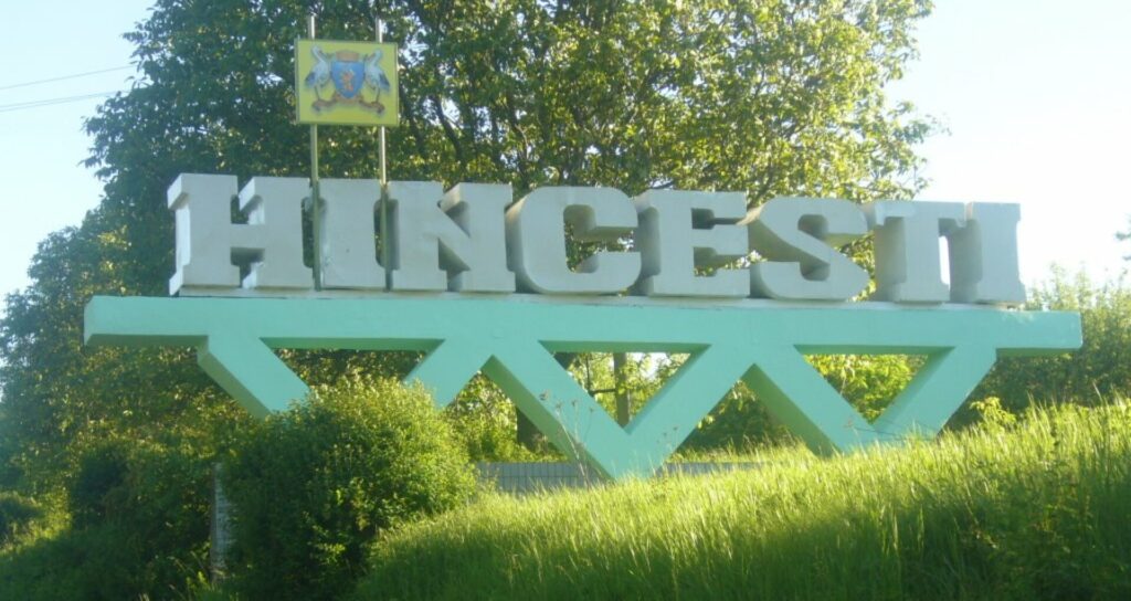 doi ofiteri ai serviciului de patrulare hincesti trimisi pe banca acuzatilor pentru acte de coruptie