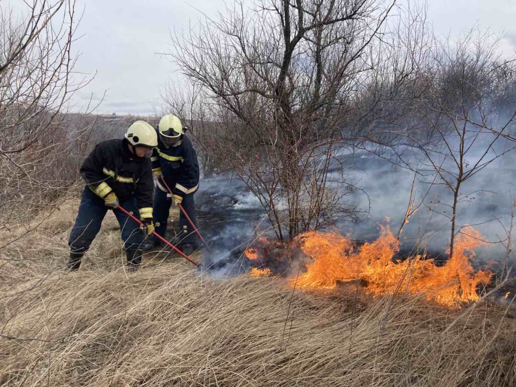 in ultimele 24 de ore pompierii igsu au lichidat 157 de focare de ardere