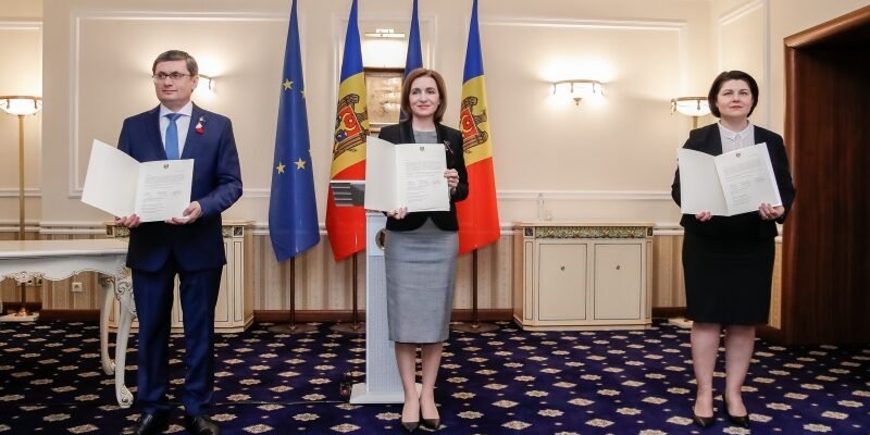 VIDEO// Înaintarea de către Maia Sandu a cererii de aderare la UE. Mocanu: E asemănător botezului unui copil cu dizabilități