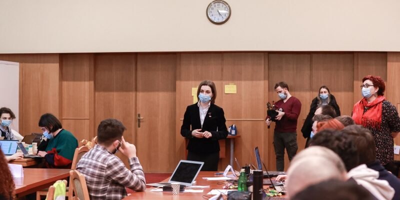 Maia Sandu, despre voluntarii și voluntarele din grupul de lucru ”Moldova pentru Pace”: Acești tineri contribuie zilnic, umăr lângă umăr
