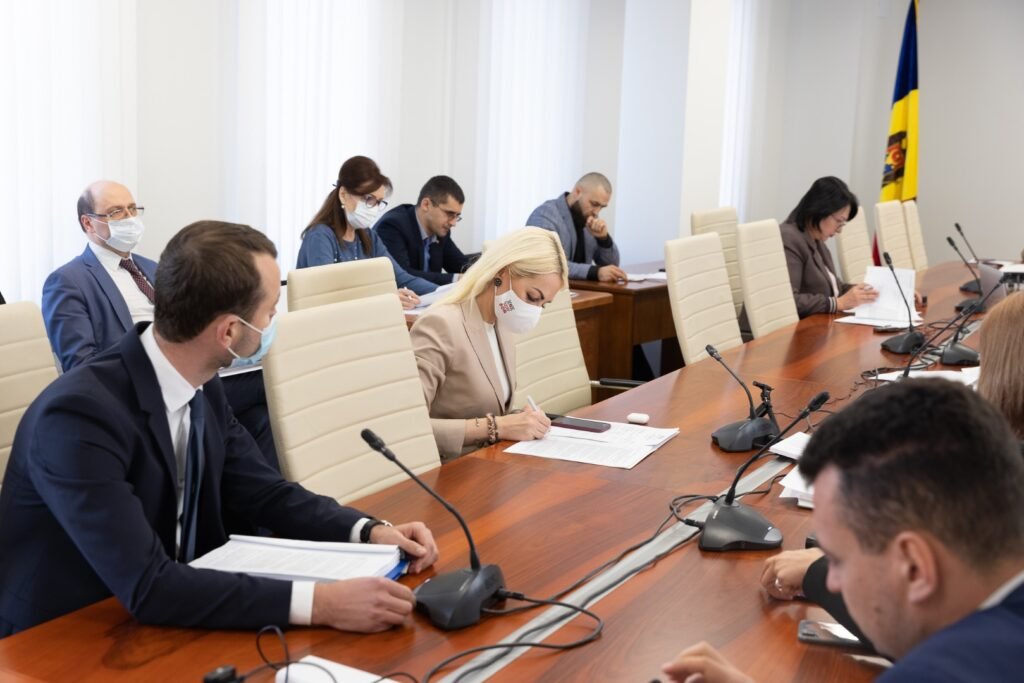 Marina Tauber, către deputații PAS: Odată ce ne-ați promis vremuri bune, trebuie să mergeți înainte, indiferent de evenimentele care au loc 1 Marina Tauber, către deputații PAS: Odată ce ne-ați promis vremuri bune, trebuie să mergeți înainte, indiferent de evenimentele care au loc