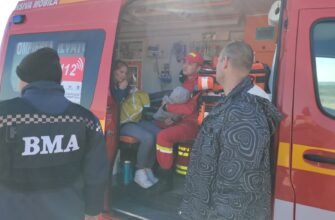 FOTO// O refugiată și doi nou-născuți prematur au fost transportați cu o ambulanță în România