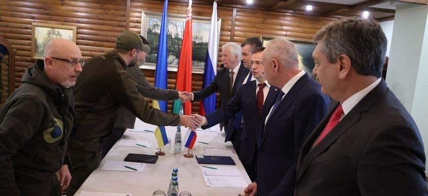 VIDEO// Turul doi al negocierilor ruso-ucrainene a început. Părțile și-au dat mâna