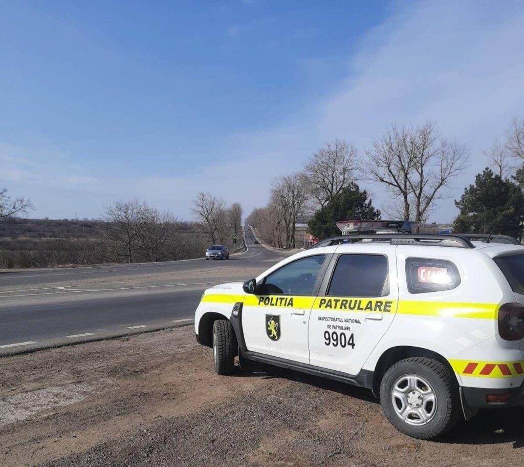 peste 1 400 de soferi amendati de oamenii legii pe parcursul zilelor de weekend pentru depasirea limitei de viteza