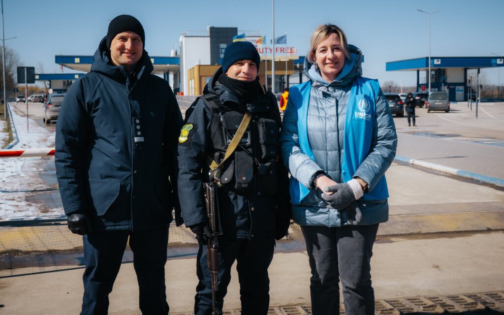 peste 10 000 de persoane au traversat frontiera de stat in ultimele 12 ore