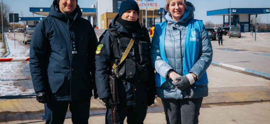 peste 10 000 de persoane au traversat frontiera de stat in ultimele 12 ore