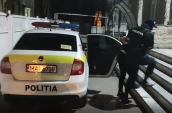 Patru indivizi au fost reținuți de polițiștii capitalei fiind suspectați de comiterea jafurilor stradale