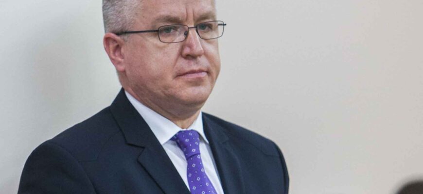 ping pong intre primarie si guvern