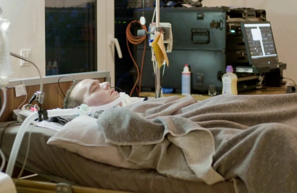 ”Vreau o bere” - primele cuvinte ale unui german paralizat, capabil să vorbească cu ajutorul unui implant cerebral